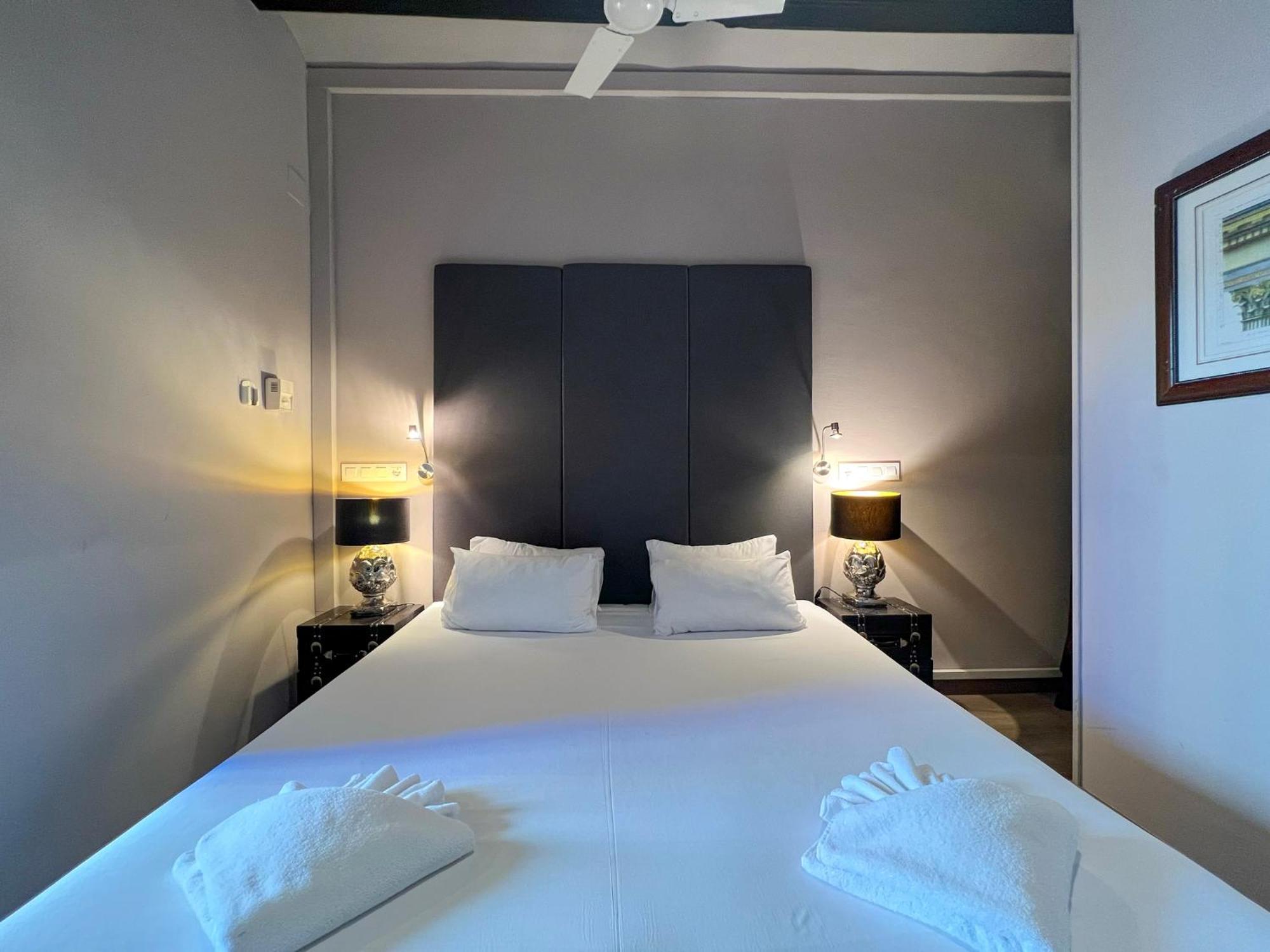 Stay U-Nique Apartments Est Барселона Екстериор снимка