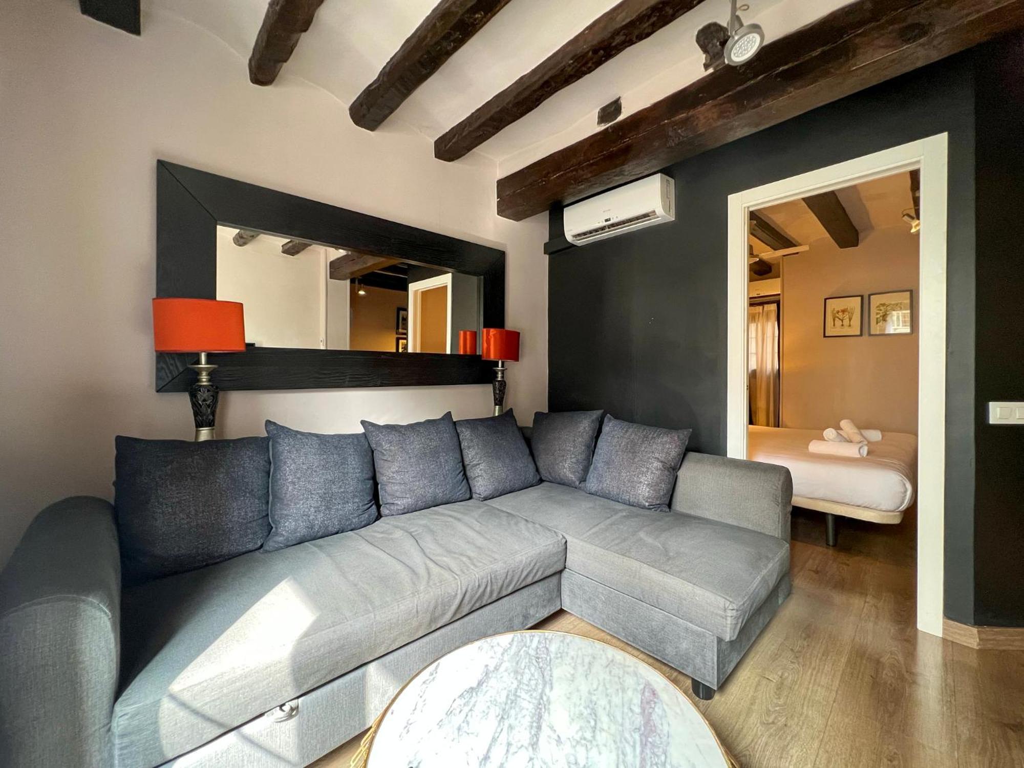 Stay U-Nique Apartments Est Барселона Екстериор снимка