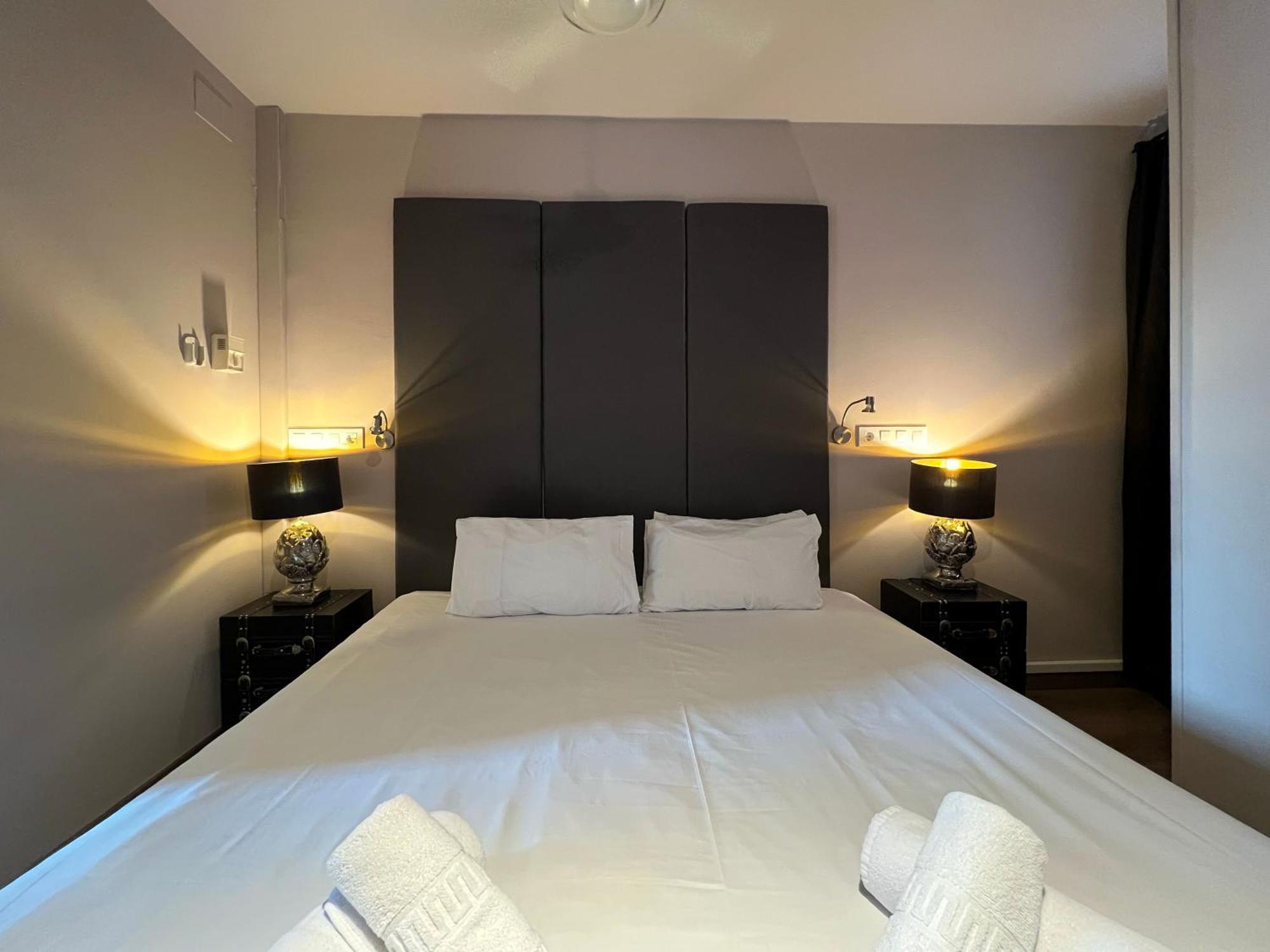 Stay U-Nique Apartments Est Барселона Екстериор снимка
