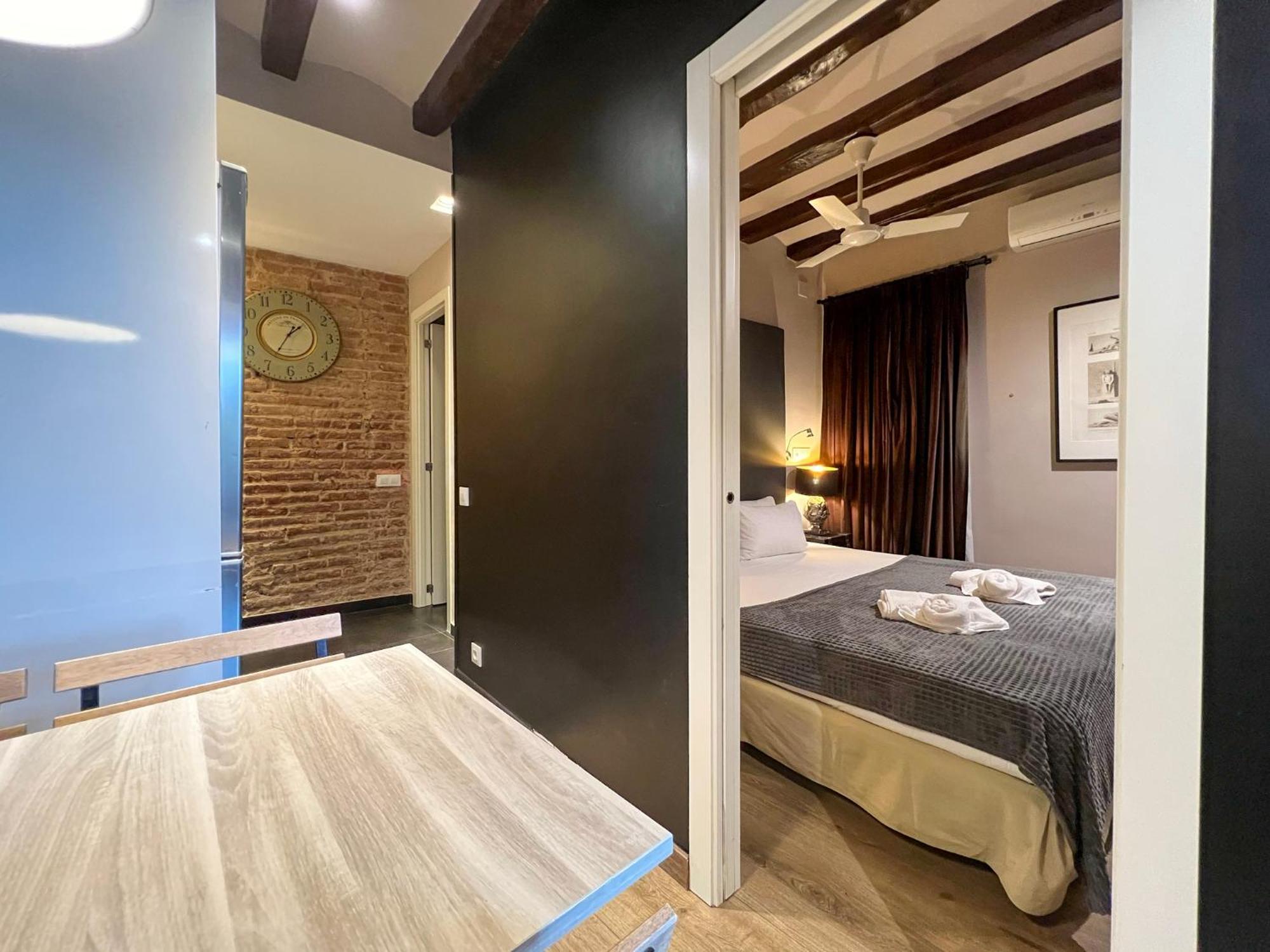 Stay U-Nique Apartments Est Барселона Екстериор снимка